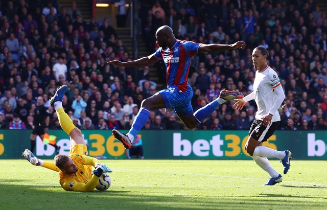 Jota bắn hạ Crystal Palace, Liverpool xây chắc ngôi đầu - Ảnh 4.